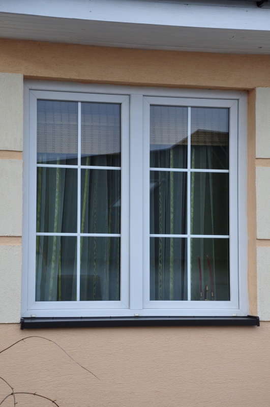 PVC logi ar dekoratīvajām līstēm