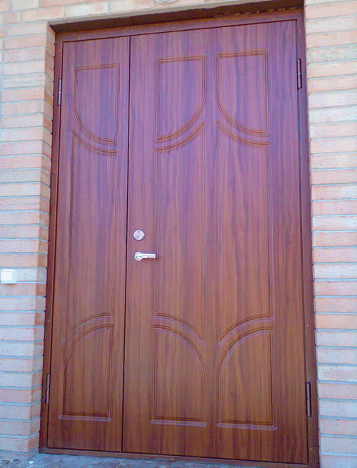 Metāla durvis ar MDF apdari — modelis 02
